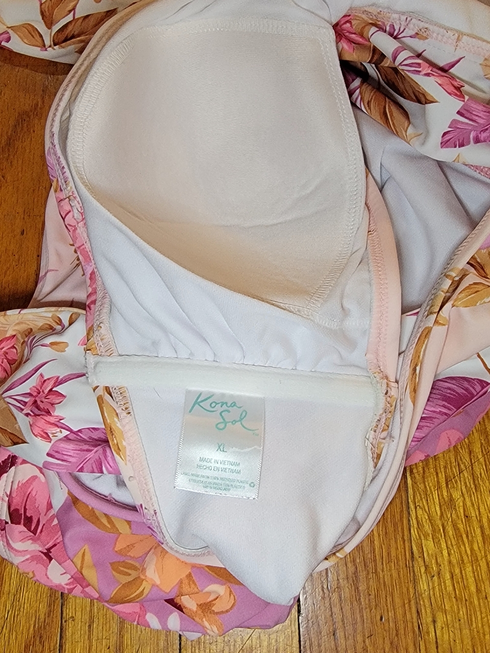 Women's swimsuit - Picture 3 of 3
